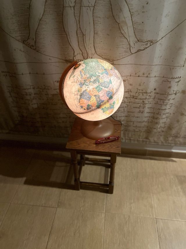 Globo Terraqueo Iluminado