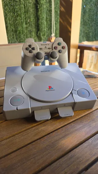 Soporte expositor PS1 consola + Mando