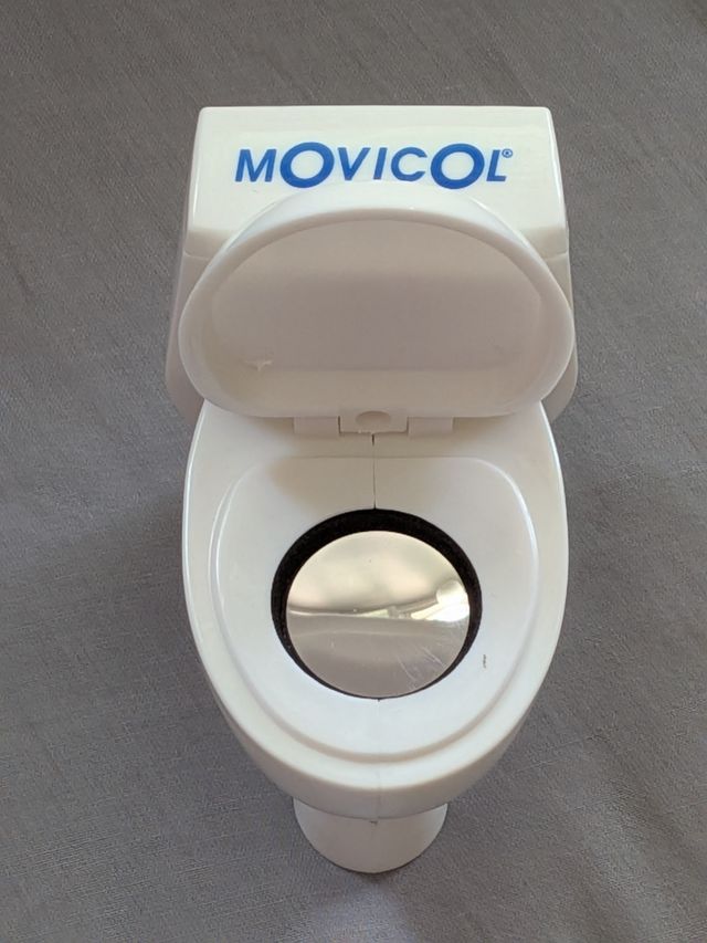 Altavoz con forma de W.C.