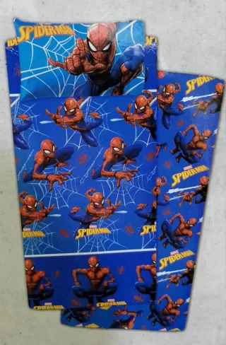 Set Lenzuola Spiderman Blu e Rosso e altri persona