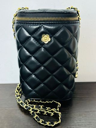 Bolso Negro Acolchado Cadena Dorada