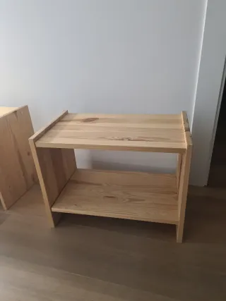 Due tavoli in legno