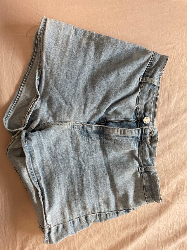 Pantalones cortos vaqueros Bershka