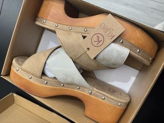 Zuecos Kylie Beige y Plateados