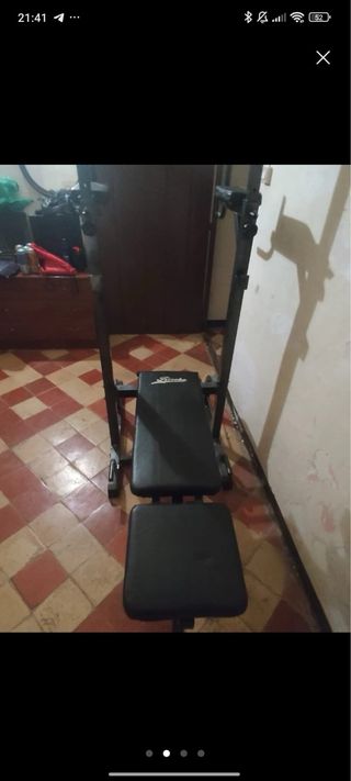 Máquina de musculación y press banca