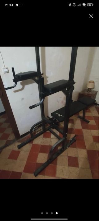 Máquina de musculación y press banca