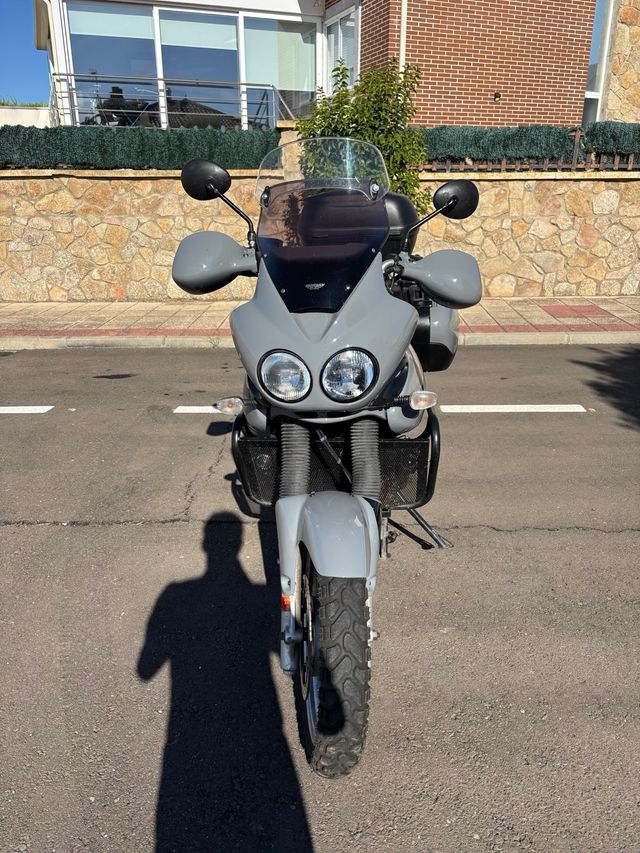 Triumph Tiger 955i Gris