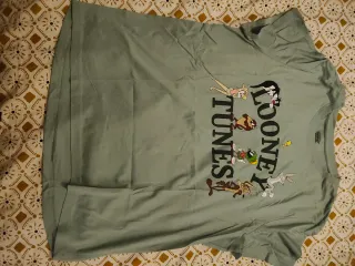 Camiseta Looney Tunes Personajes Verde