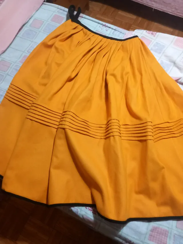 Falda Extremeña de paño echa a mano espectacular