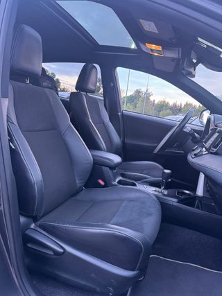 Toyota RAV4 hybrid black editon