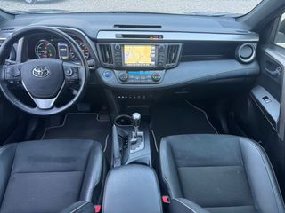 Toyota RAV4 hybrid black editon