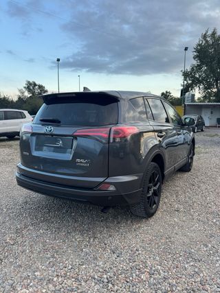 Toyota RAV4 hybrid black editon