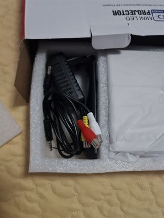 Proyector Mini LED Blanco