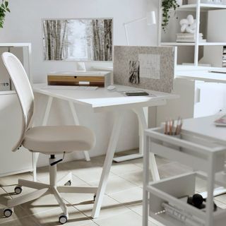Soporte Monitor Blanco y Madera