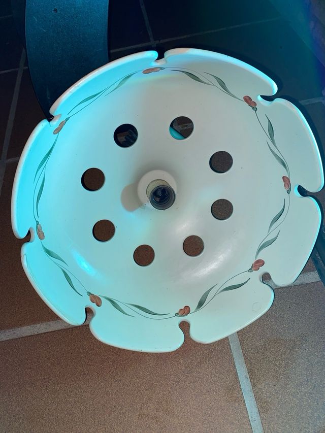 Lámpara de cerámica decorada pintada a mano