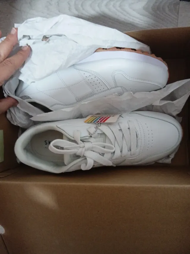 Deportivos Skechers Blancos con Brillo