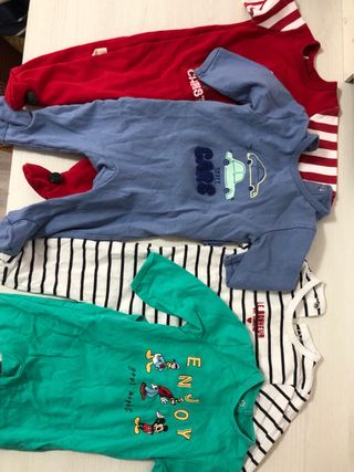 Lote 4 pijamas bebé