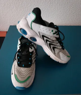 Deportivos Nike TW