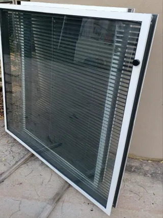 2 Ventanas Dobles con Persiana Interior