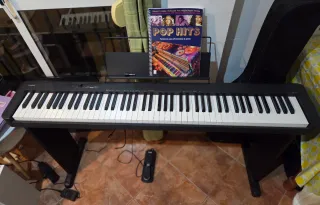 Piano Casio CDP S110 con soporte y pedal
