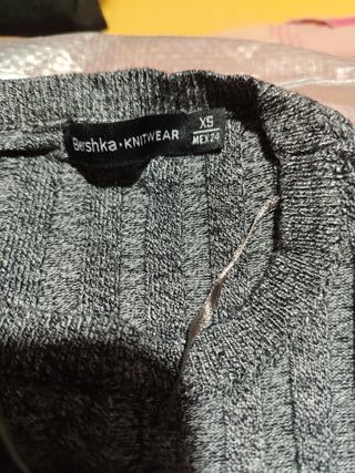 Camiseta de canalé gris, nueva