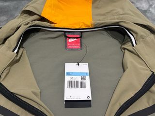 Chaqueta Nike Tech L Verde y Amarillo
