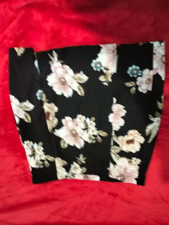 Top SHEIN rojo estampado geométrico