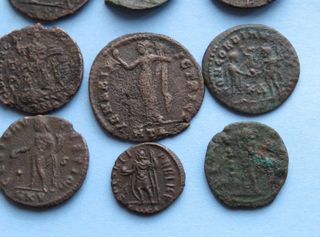 Lote 14 monedas romanas, varios emperadores