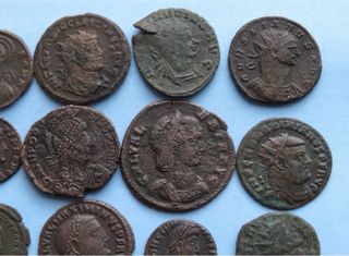 Lote 14 monedas romanas, varios emperadores