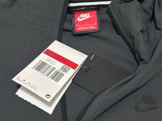 Chaqueta Nike Gris Oscura Talla S/M