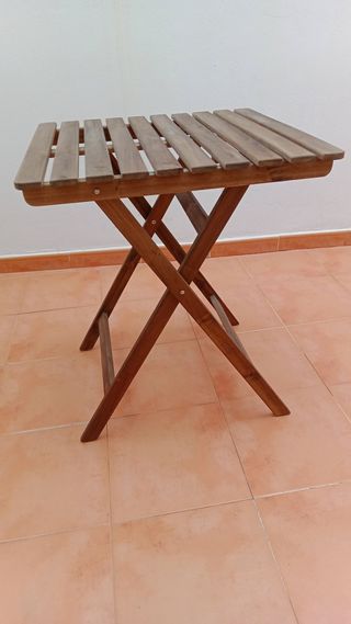 Mesa de jardín plegable de madera