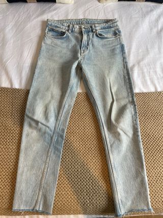 Pantalón vaquero desgastado