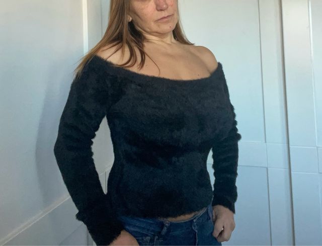 Jersey Negro Hombros Descubiertos