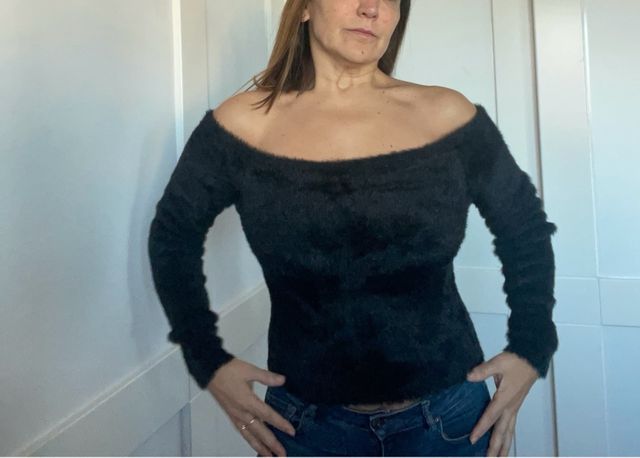 Jersey Negro Hombros Descubiertos