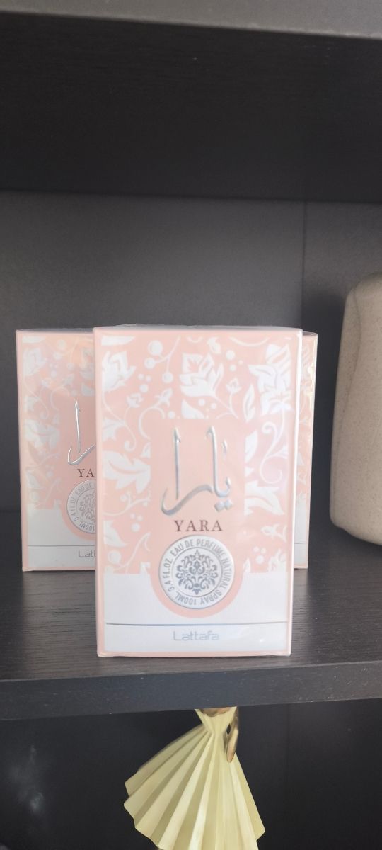 Colonia Yara Lattafa Rosa y Plateada