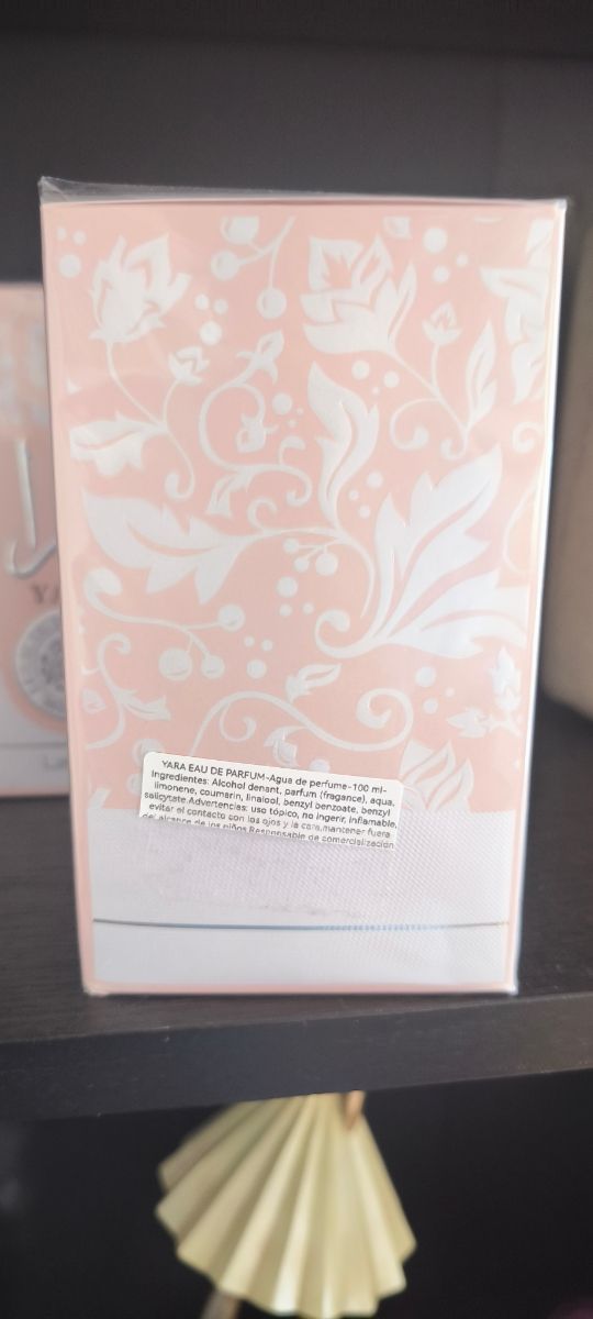 Colonia Yara Lattafa Rosa y Plateada