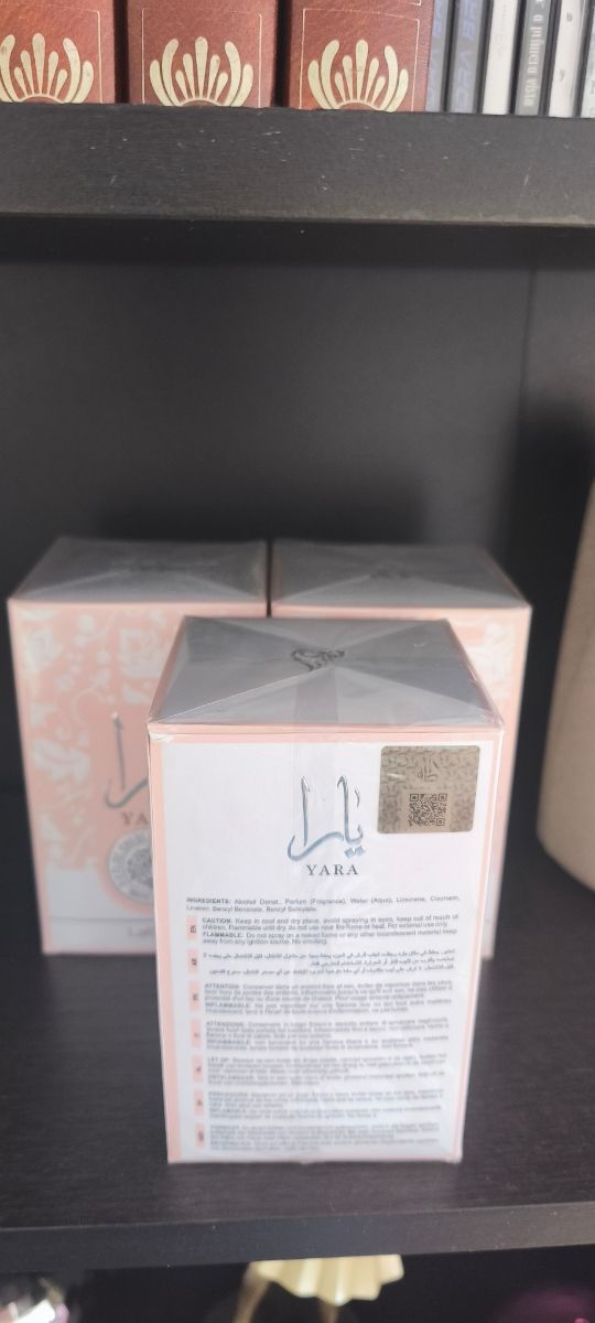 Colonia Yara Lattafa Rosa y Plateada