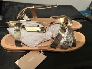 Sandalias Stradivarius Doradas Talla 37