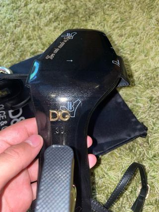 Tacones Dolce & Gabbana Negros y Dorados