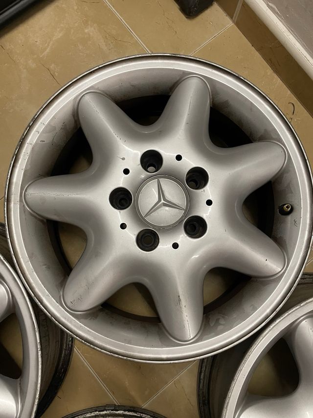 4 llantas en 15 pulgadas de Mercedes Benz W203