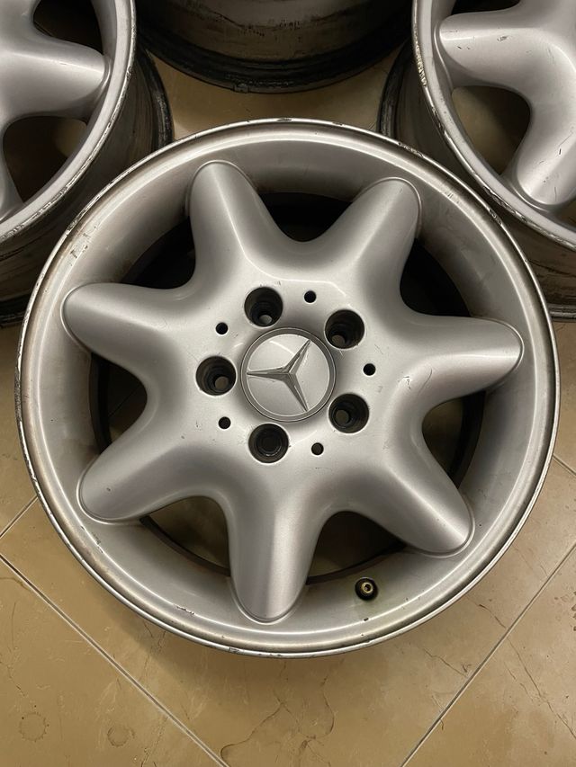 4 llantas en 15 pulgadas de Mercedes Benz W203
