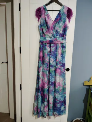 Vestido largo estampado plumas moradas