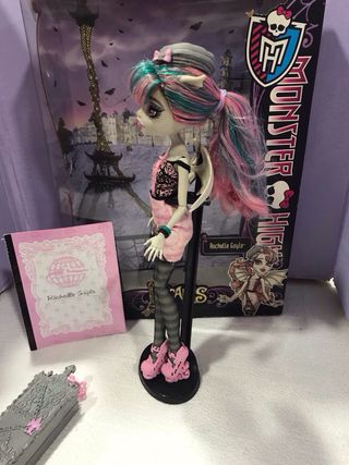 Monster High Rochelle Goyle Scaris Muñeca