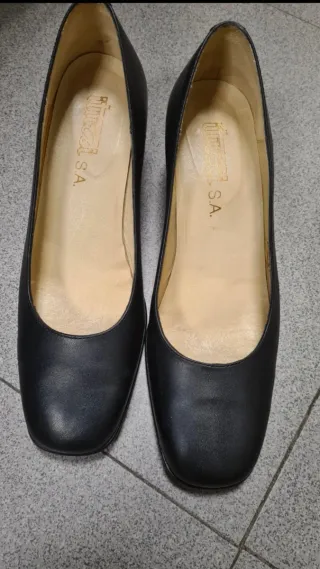 Zapatos de salón Tuzzi S.A. negros talla 39