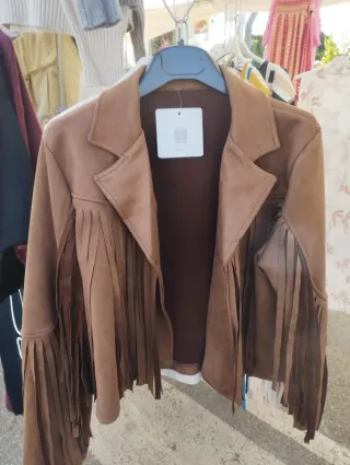 Cazadora antelina con flecos