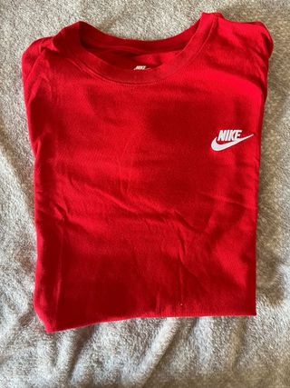 Camiseta Nike Roja Básica