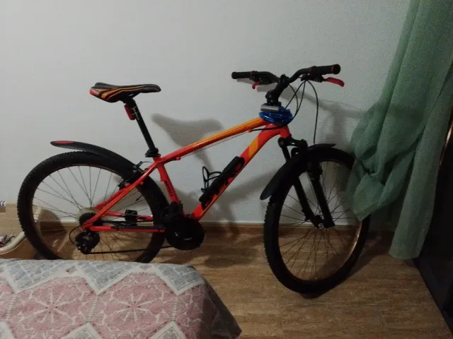 Bicicleta de Montaña Roja y Naranja