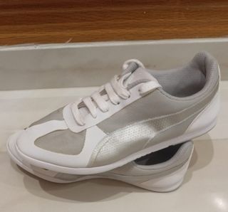 Zapatillas Puma Mujer Blancas y Plateadas