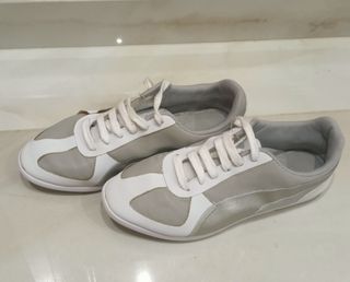 Zapatillas Puma Mujer Blancas y Plateadas