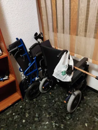 Silla de ruedas + acople de cabeza + cojín